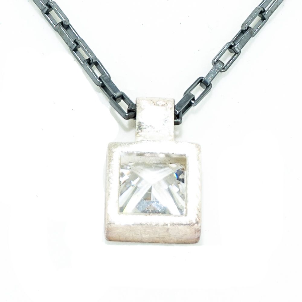 DEMARIA Gray Silver Necklace